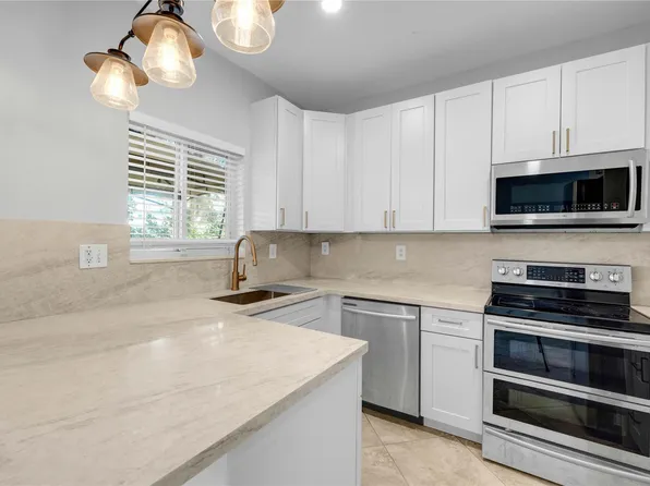 8464 Lagos De Campo Boulevard, Tamarac, FL 33321