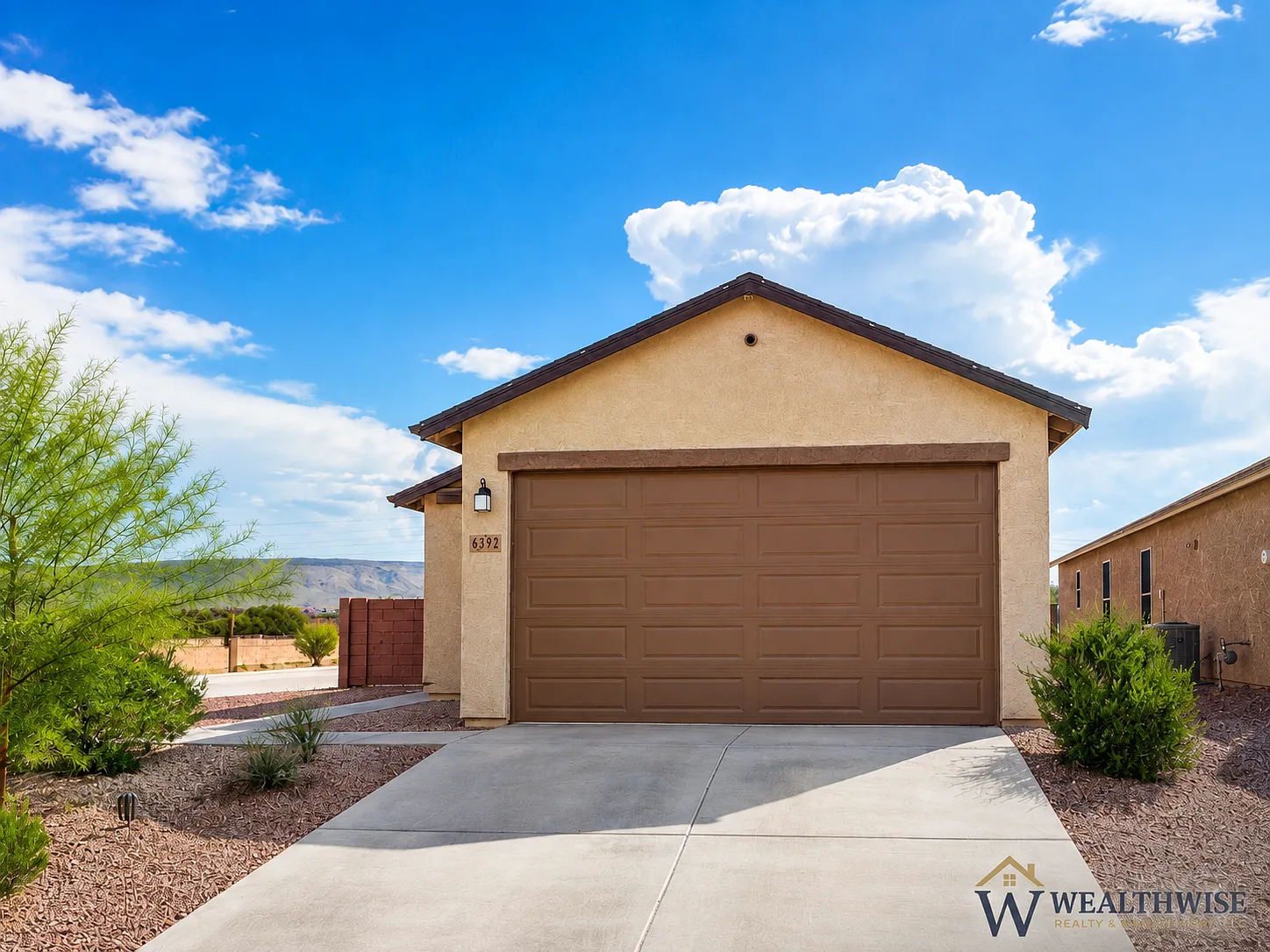 3 bed, 2.0 bath, 1465 sqft, $2,400 — Photo 2
