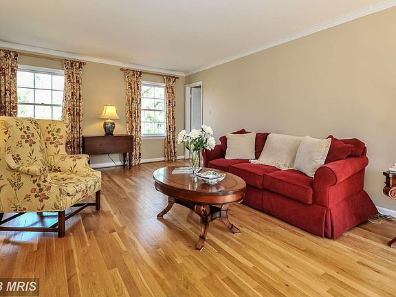 4th image of 5817 Wessex Ln
