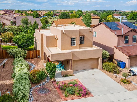 3rd image of 300 Grand Canyon Dr