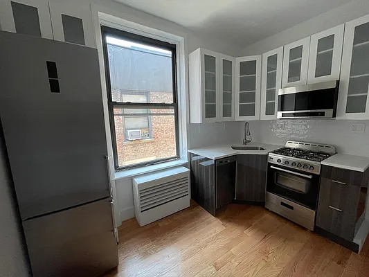 Rented by Buchbinder & Warren | media 15