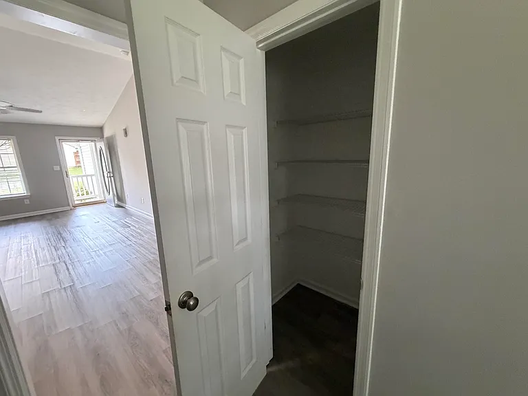 219 Long Creek Dr — Photo 11