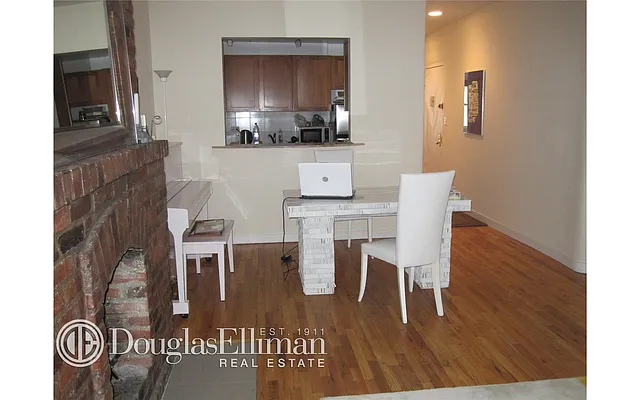 Rented by Douglas Elliman | media 19