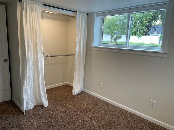 4th image of 2614 Highwood Dr #B