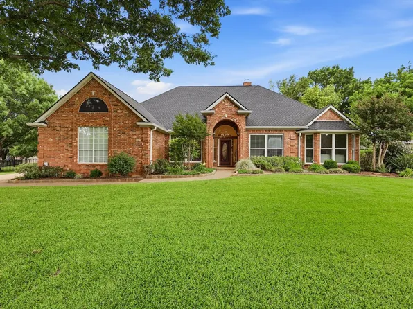 122 Chapel Hill Dr, Lewisville, TX 75077