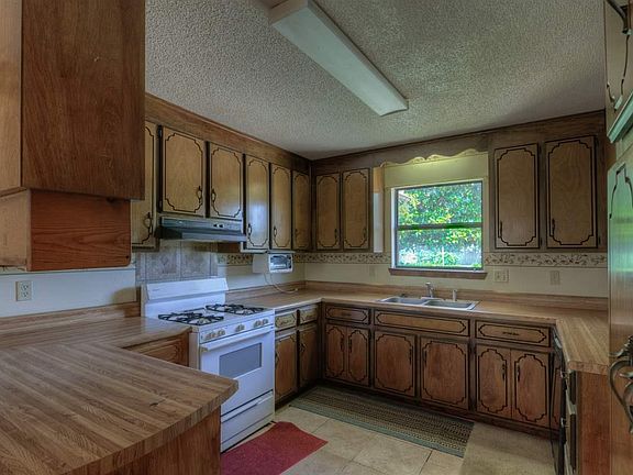 5th image of 835 Lavon Dr