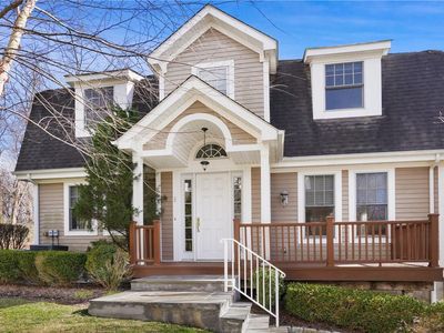 26 Glassbury Court, Mount Kisco, NY, 10549
