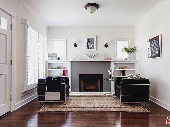 5th image of 2347 Greenfield Ave