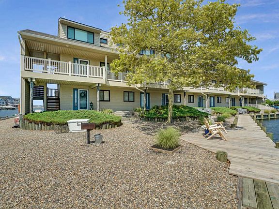 3rd image of 1919 Bay Blvd APT C17