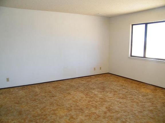 3rd image of 73972 Desert Dunes Dr