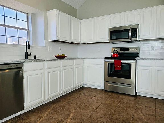 5th image of 9901 Dixon Ct