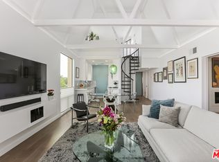 1264 Ozeta Ter APT 302, West Hollywood, CA 90069