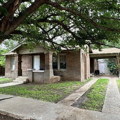 4 bed, 2.0 bath, 1600 sqft, $1,050 — Photo 1