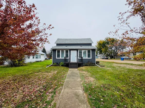 214 Calumet Ave NE, De Smet, SD 57231