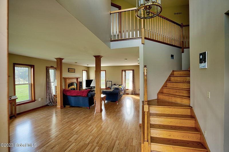 4th image of 133 Westminster Drive