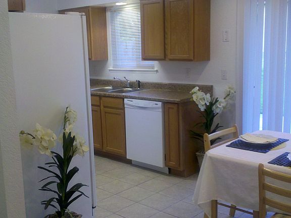 3rd image of 1416 Whisler St NE