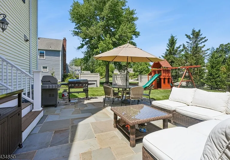 4 Copperfield Way — Photo 26