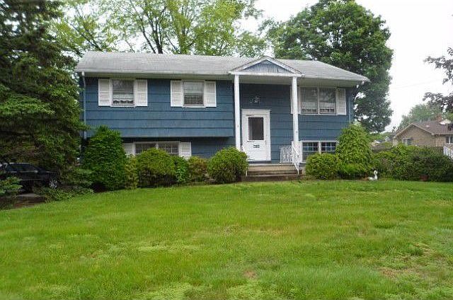 1st image of 4 Esposito Dr