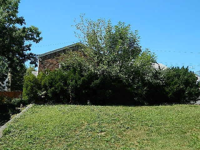 2nd image of 2319 Mayfair Rd