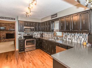 9945 N Cherry Dr, Kansas City, MO 64155
