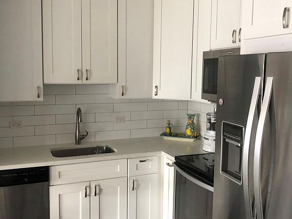 3rd image of 1460 Sandburg St #2005