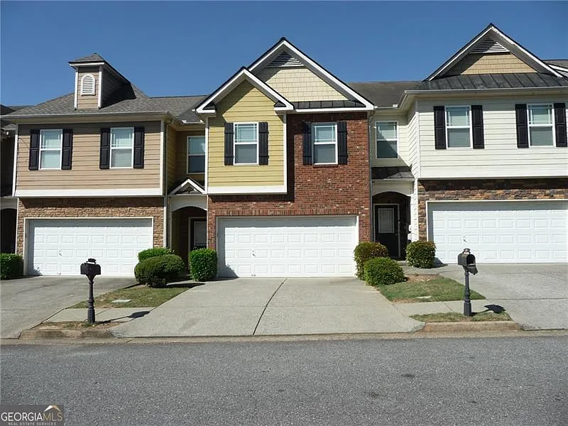 3 bed, 2.5 bath, 2136 sqft, $1,900 — Photo 1