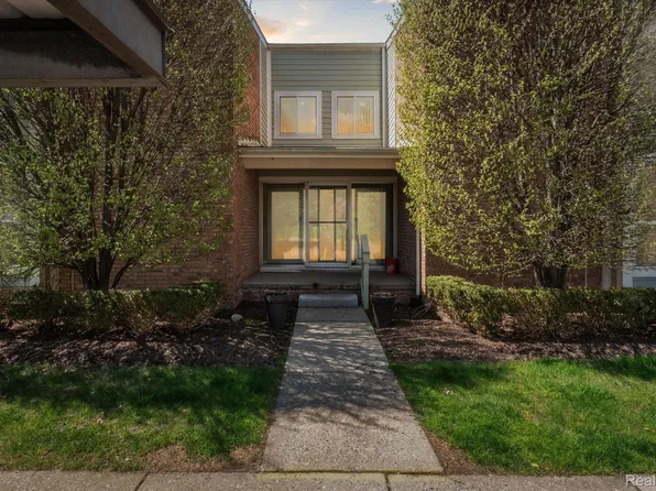 655 Randolph St APT 204, Northville, MI 48167
