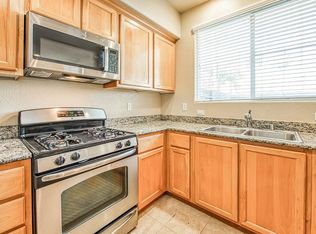 363 N Raphael Ln, Clovis, CA 93611