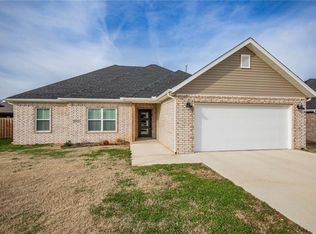949 Cook St, Pea Ridge, AR 72751