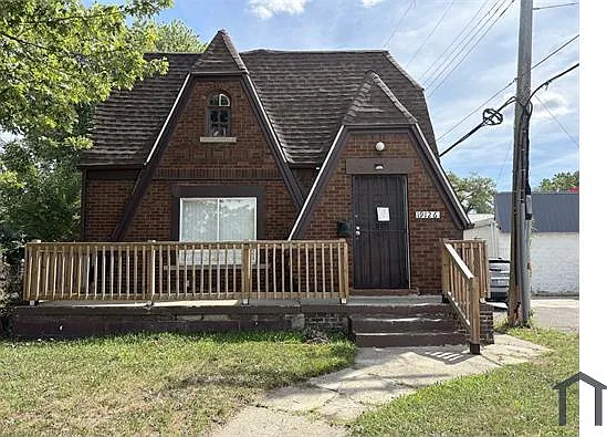 4 bed, 1093 sqft, $1,300 — Photo 1