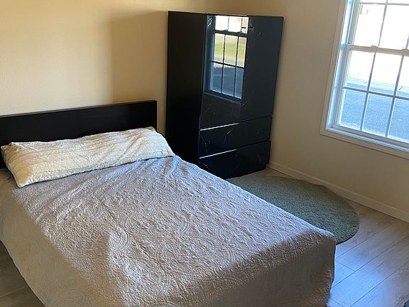 3rd image of 3135 Ocalle Ln