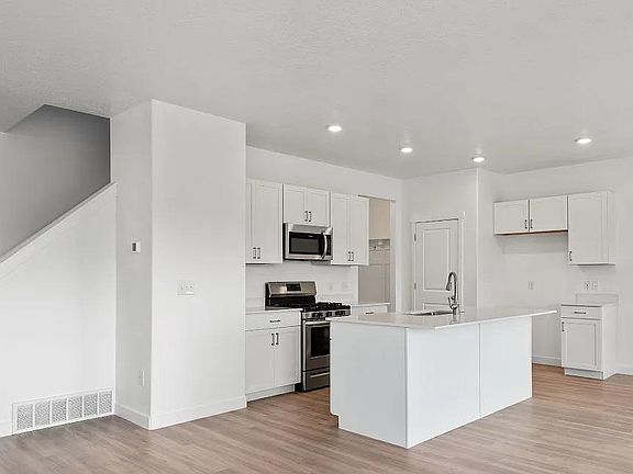 4th image of 1053 E Scuttlebutt Ln