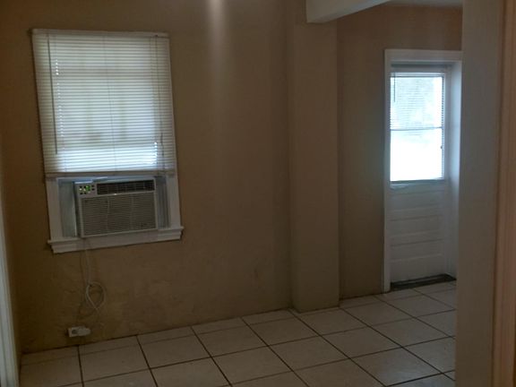 3rd image of 5113 N Central Ave APT C