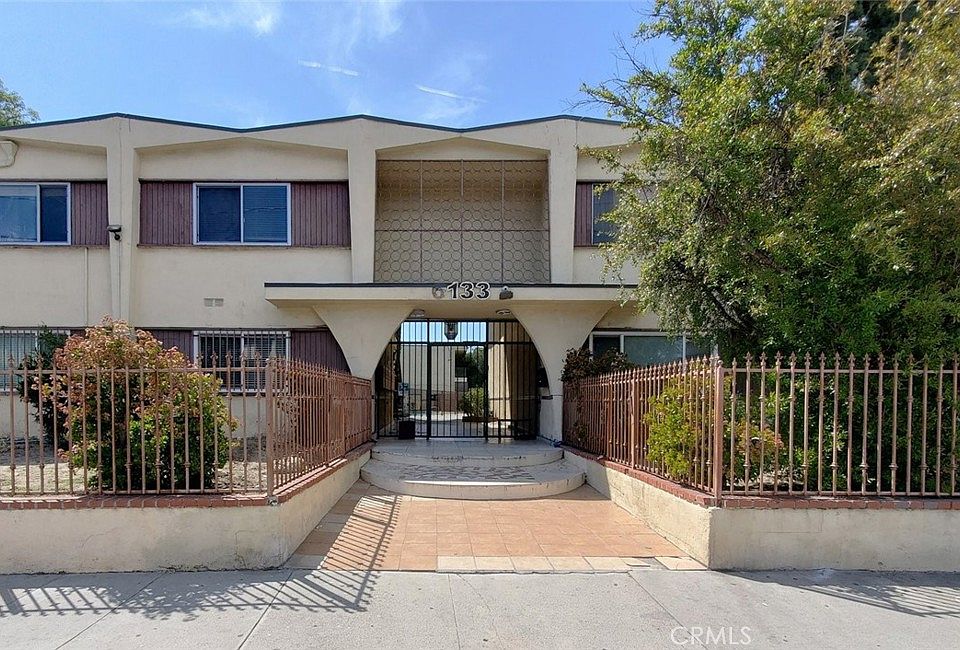 1st image of 6133 Whitsett Ave APT 2