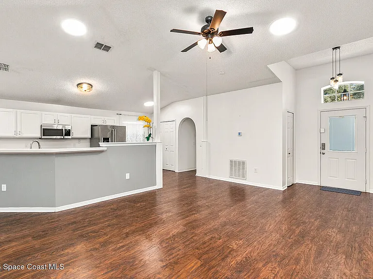 2152 Spring Creek Cir NE — Photo 7