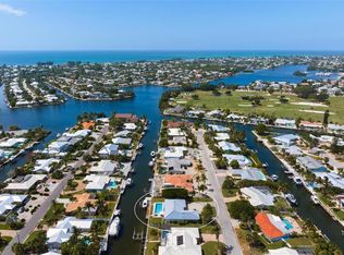 622 Emerald Ln, Holmes Beach, FL 34217