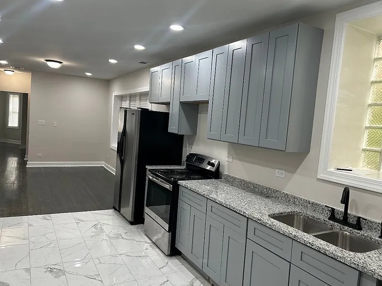 7730 S Cornell Ave #3 — Photo 53