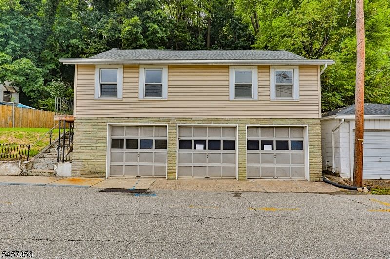 1st image of 12 Limekiln Rd