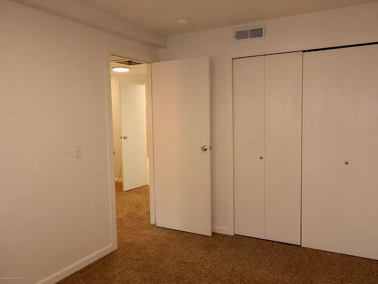 1067 Cleveland St — Photo 3