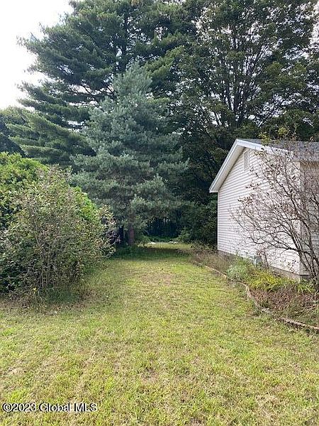 3rd image of 33 Lupine Lane