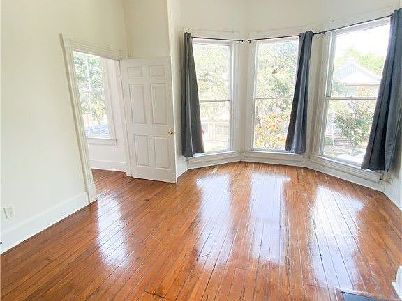 3rd image of 303 E Henry St #B