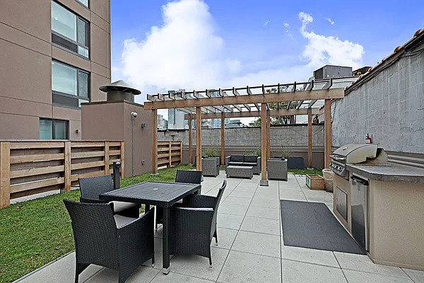 Rented by Compass | media 28