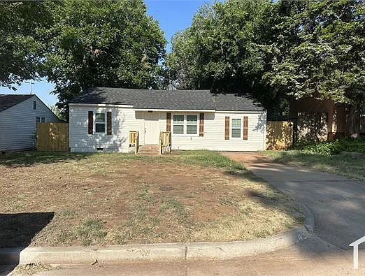 1425 N Standish Ave — Photo 2