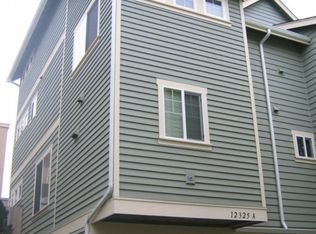 12325 10th Pl NE APT A, Seattle, WA