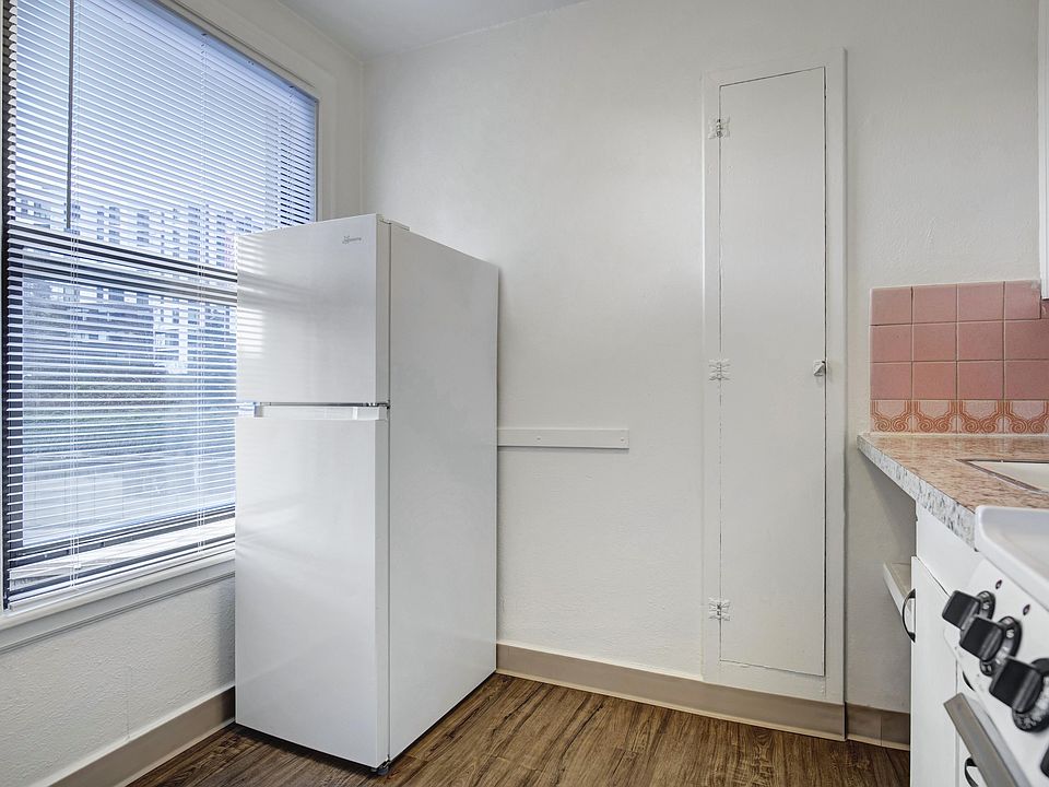 Kitchen Equipped with Refrigerator