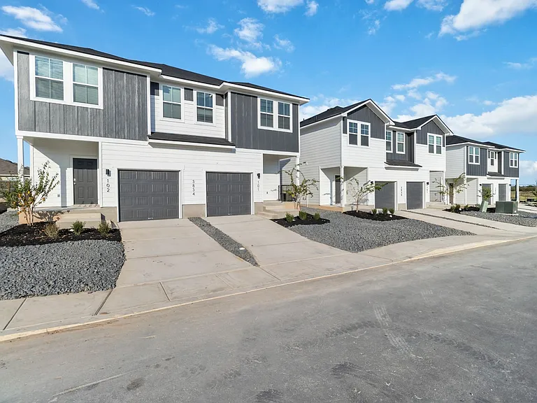 3842 Abbott Pass #102 — Photo 1