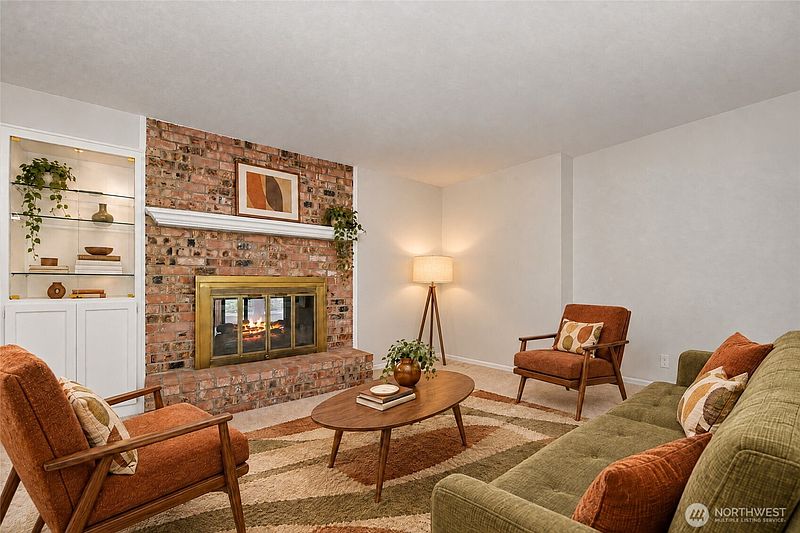 2nd image of 2815 Niagara Street