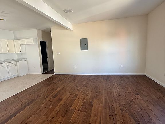 2nd image of 826 S 15th St #R-3