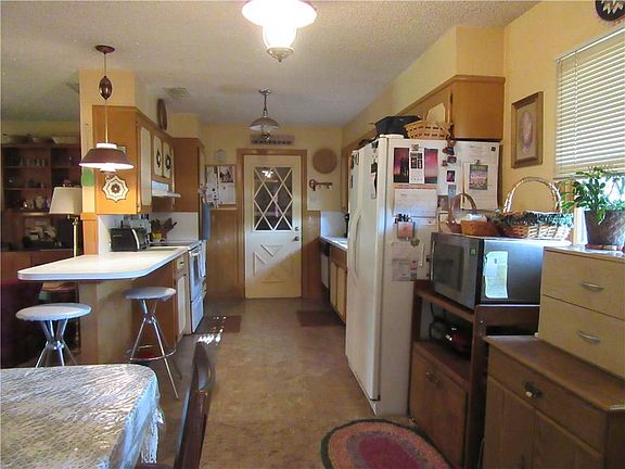 4th image of 1408 N Willis St