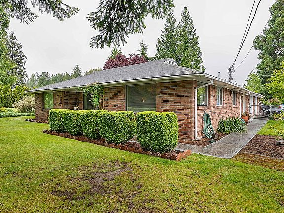 4th image of 17129 52nd Ave W